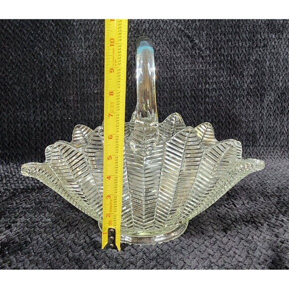 Vintage LE Smith Feather Glass Basket – Clear Pressed Glass, Mid-Century Design - Picture 11 of 12